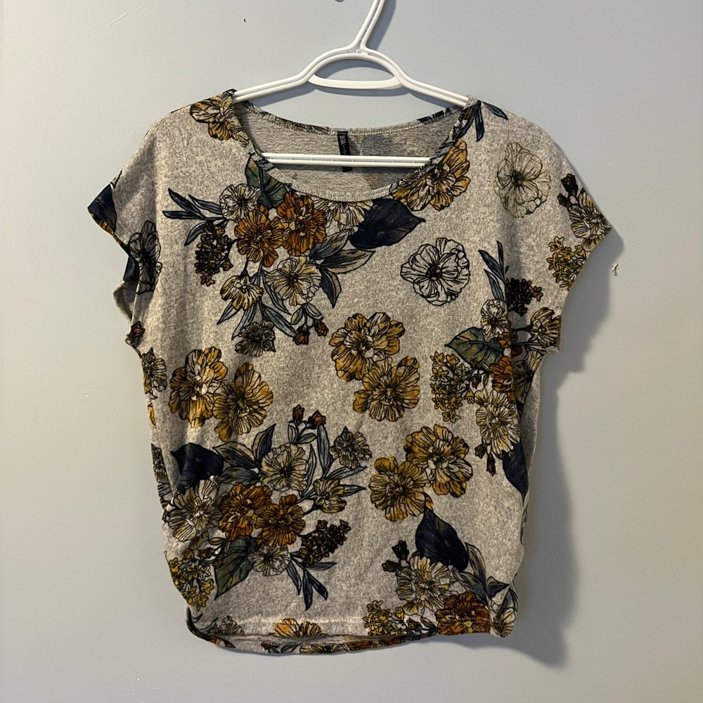 Floral Short Sleeve Knit Top